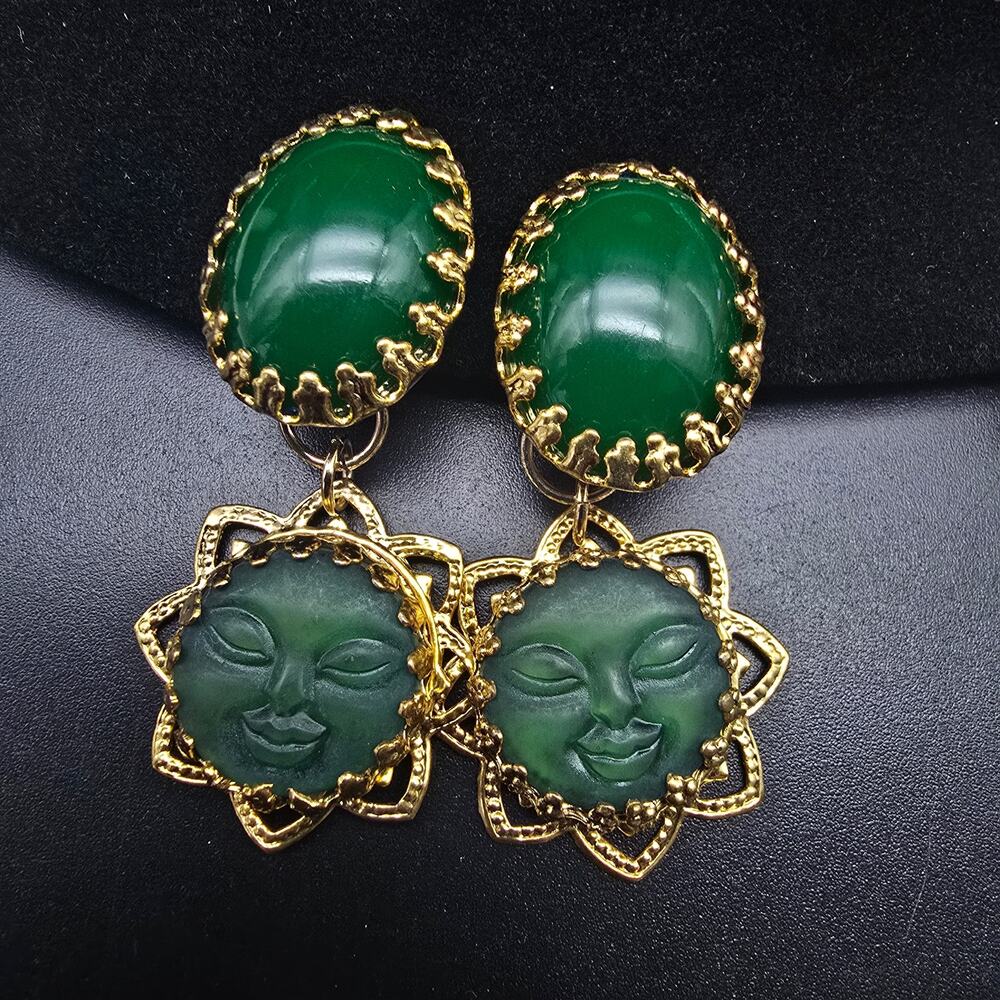 Faux Jade Sun Face Clip On Earrings Gold Tone Green Celestial